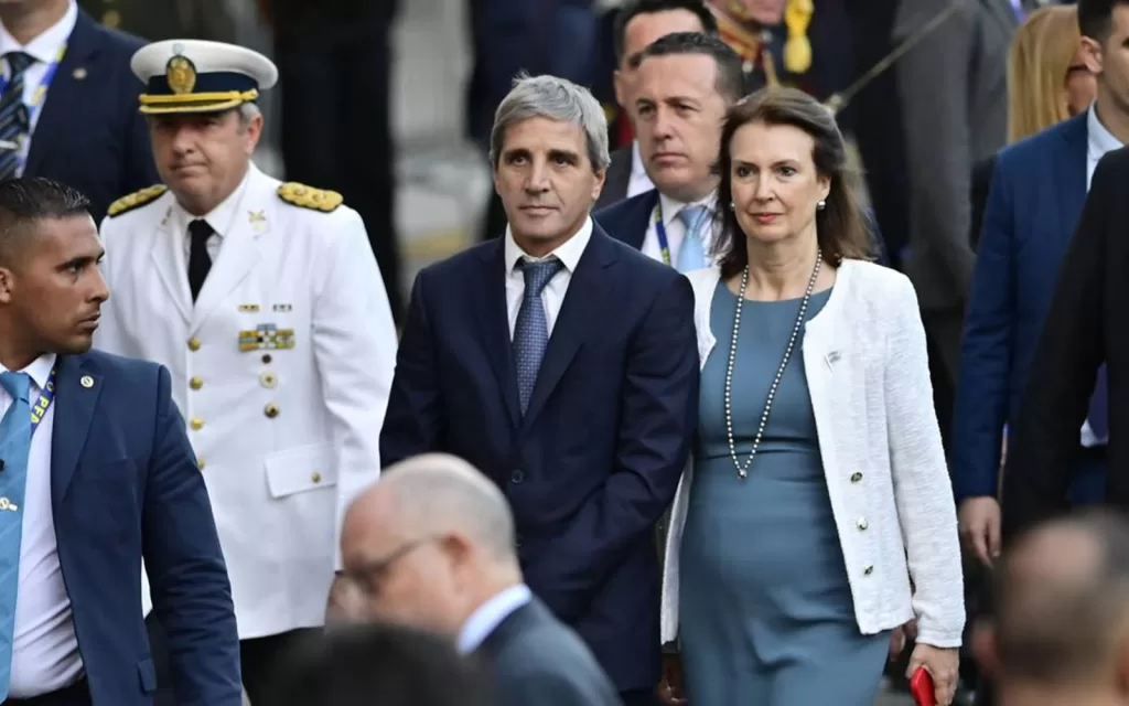 Luis Caputo y Diana Mondino