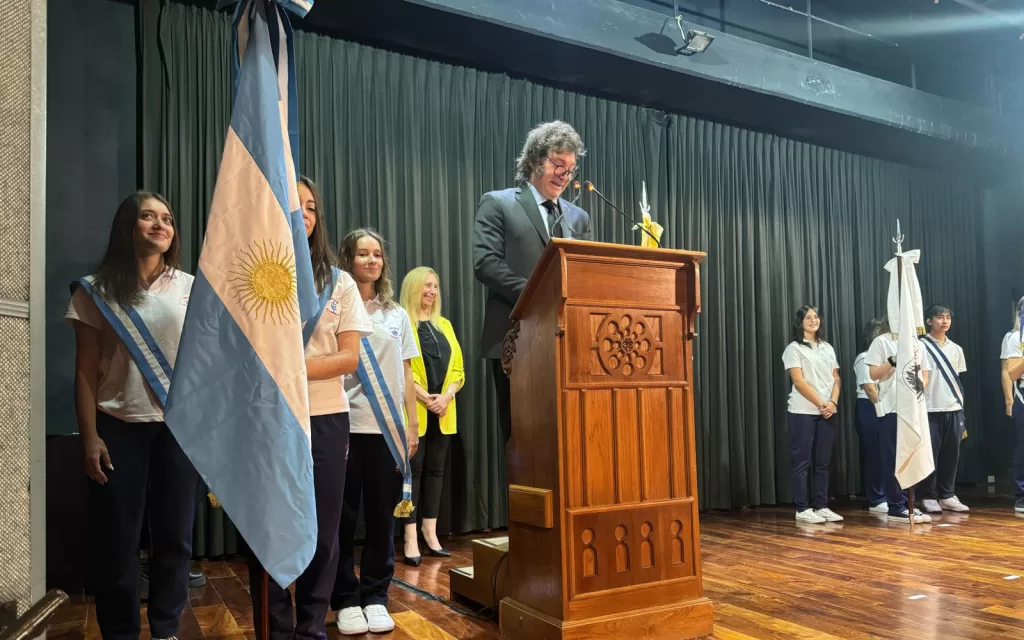 Milei en su colegio