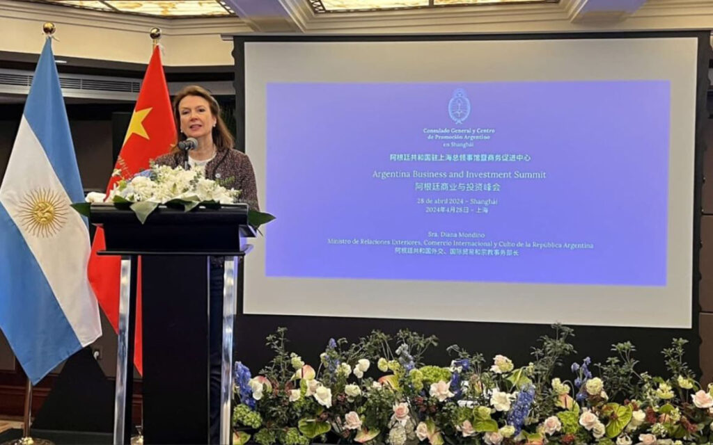 Mondino en China