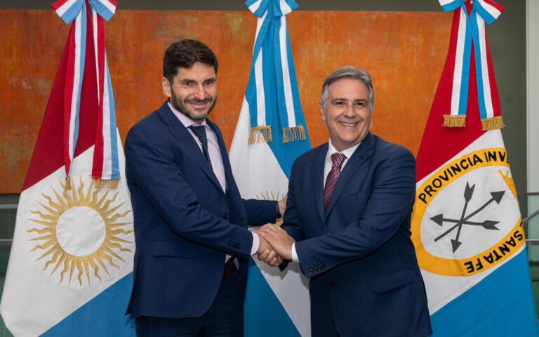 Pullaro y Llaryora