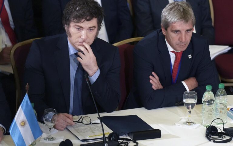 Gobierno-recompra bonos-ahorro-educación-Estados Unidos-Argentina