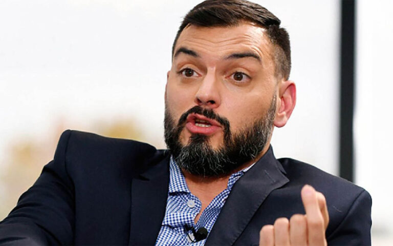 Alvarez-Agis-economista-impuesto-efectivo-kicillof-kirchnerismo