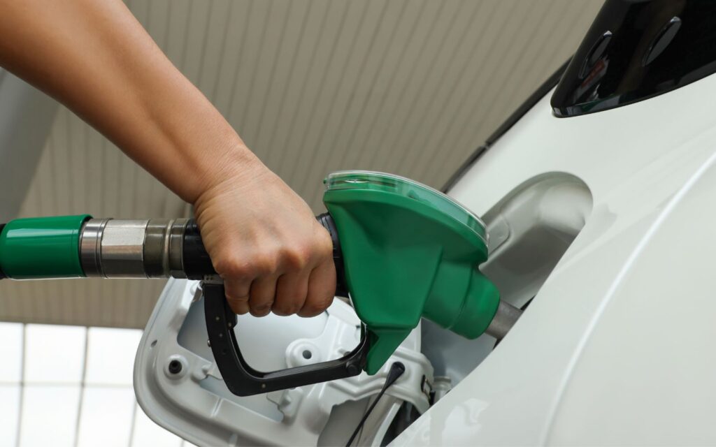 La nafta aumentó el doble que la inflación