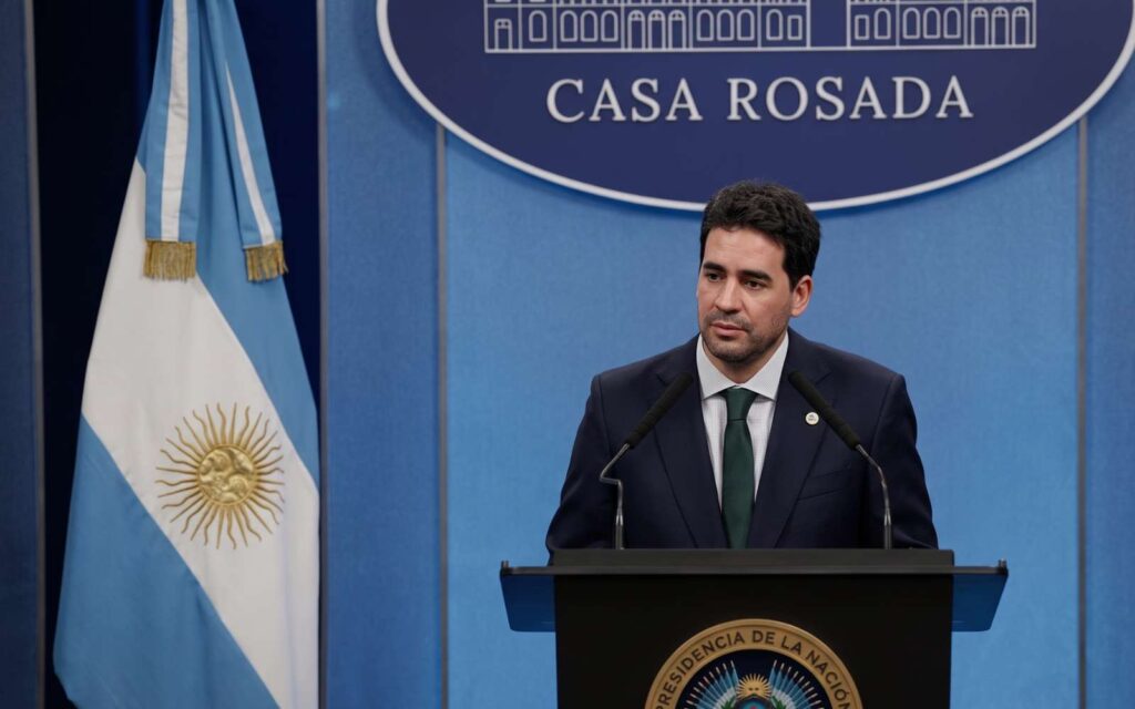 Conferencia de prensa de Adrián Ravier
