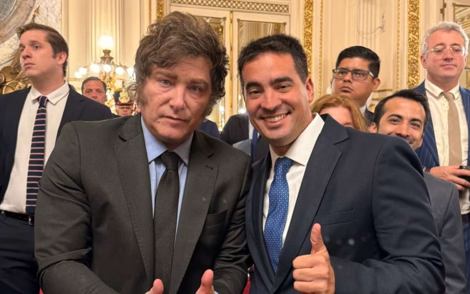 Ravier junto a Javier Milei.