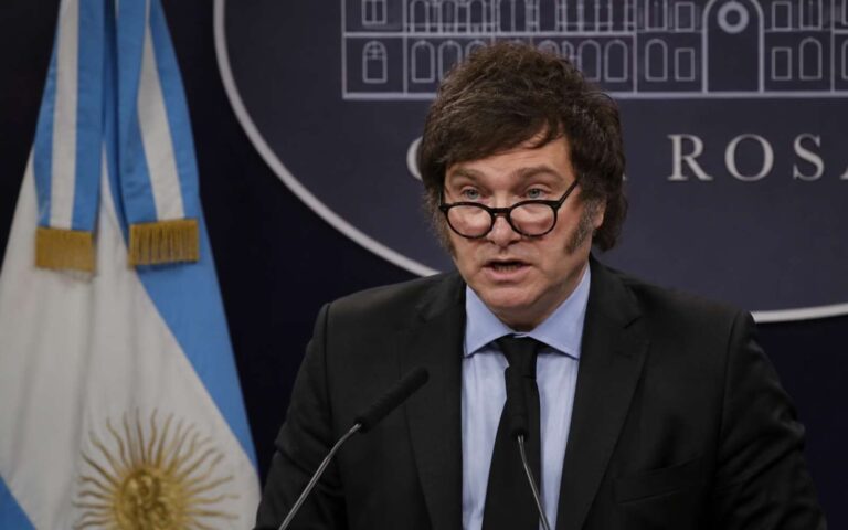 Javier Milei en conferencia de prensa.