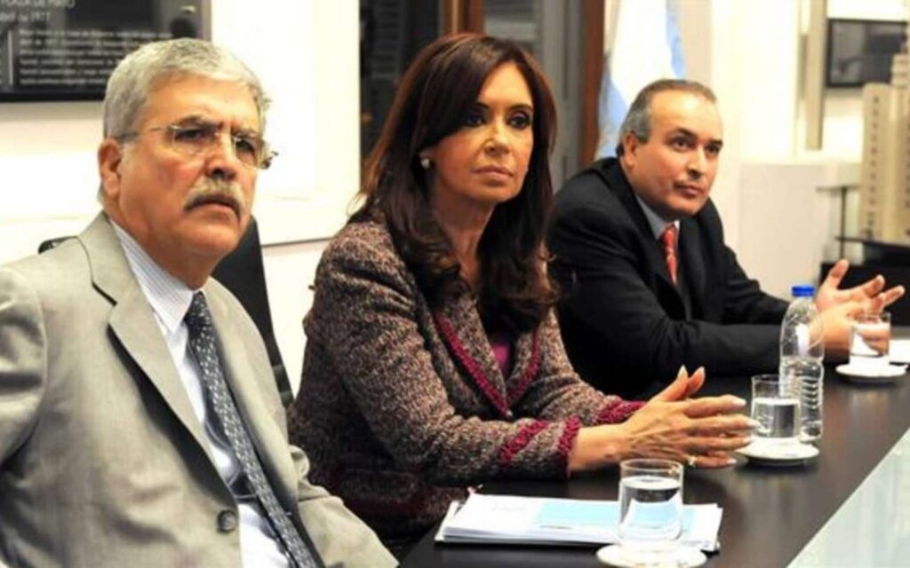 Condenaron a Julio De Vido y a Julio Lopez por la causa Skanska.