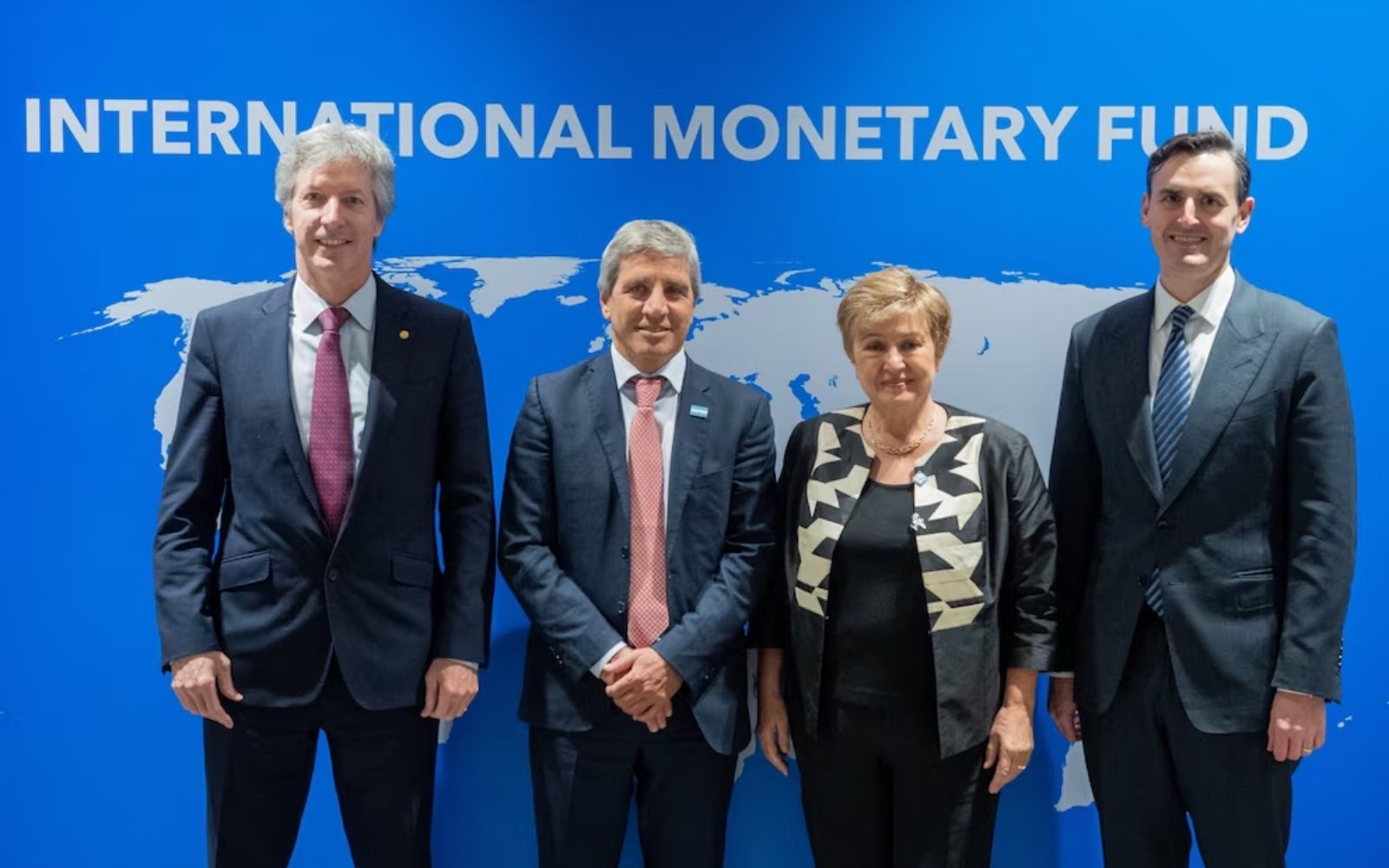 El ministro Luis Caputo en Bangkok en las Reuniones Anuales del Fondo y el Banco Mundial.