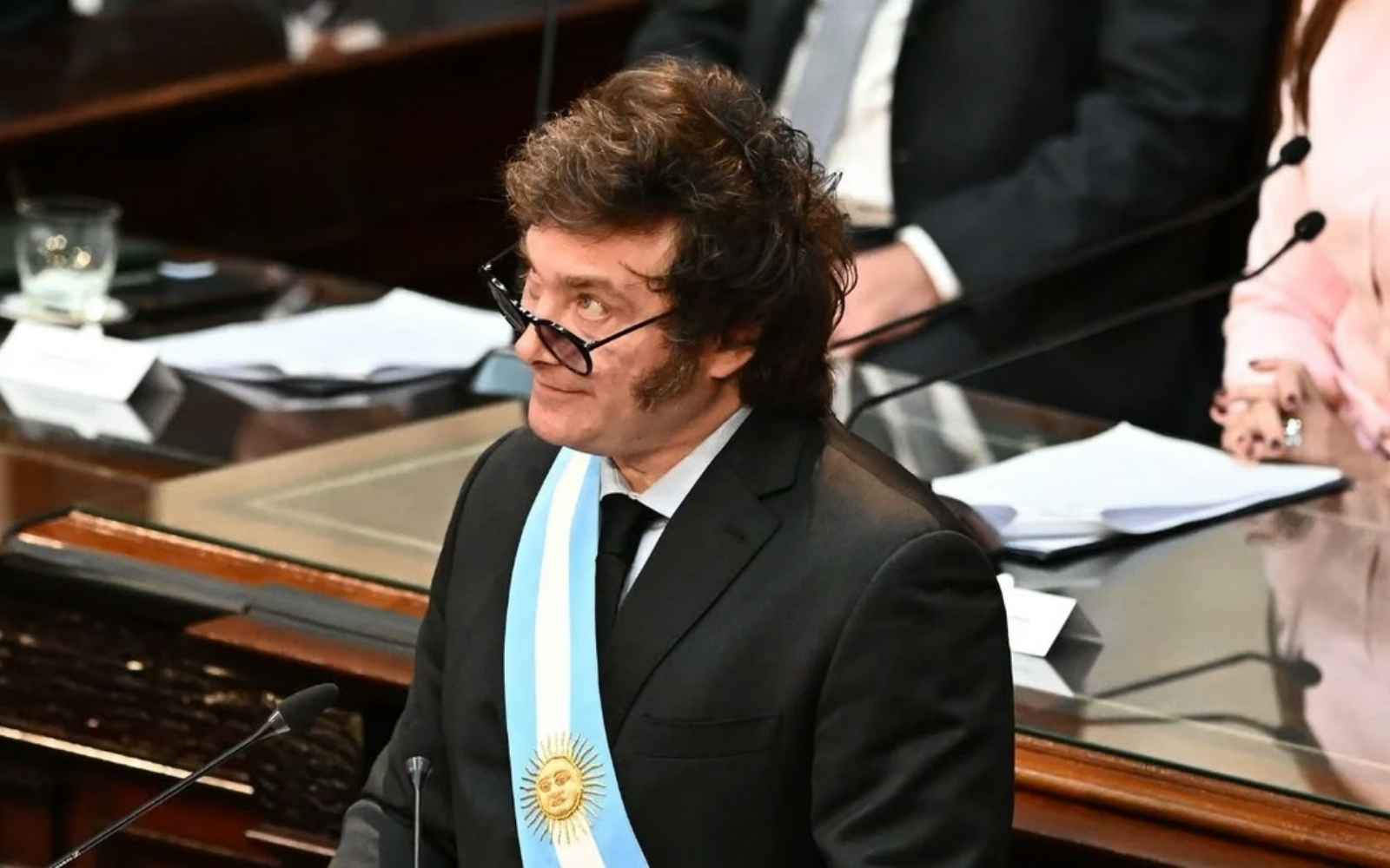 El Presidente apuesta a frenar la sesión del 15 de octubre que pone en juego su megadecreto.