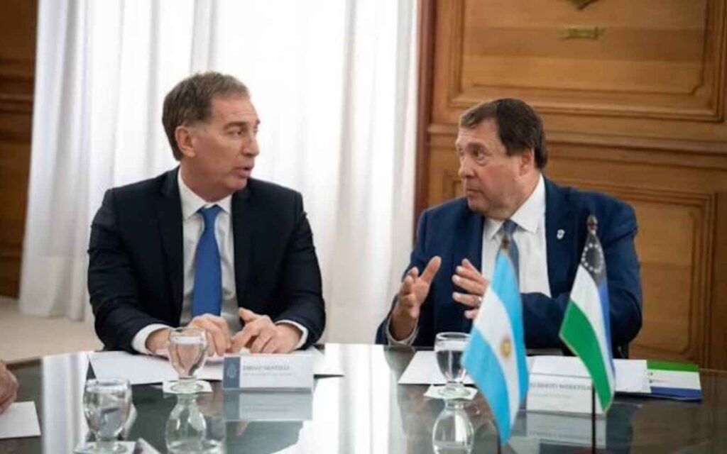 El gobernador Alberto Weretilneck junto al Jefe de Gabinete Diego Santilli.