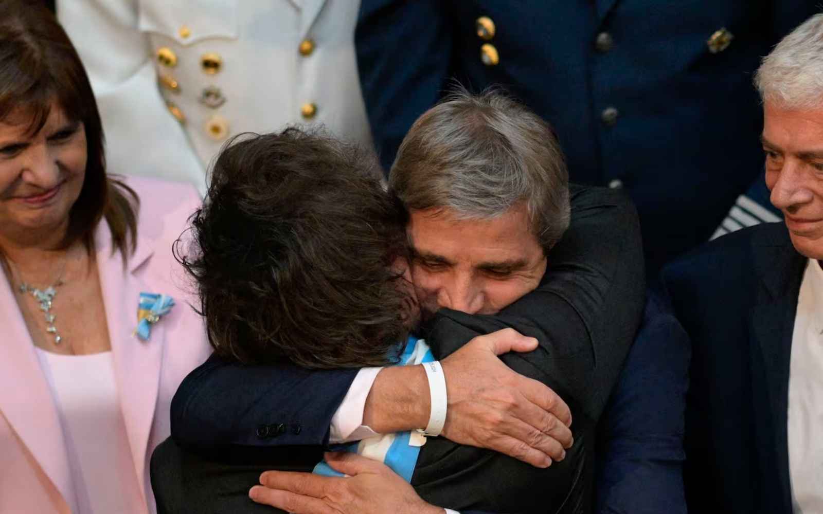 Javier Milei y Luis "Toto" Caputo, una sintonía que el ministro volvió a dejar en evidencia en sus redes.